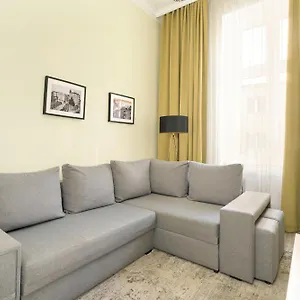 Jasne Studia Very Berry W Centrum Poznania By Renters Apartment Poznan